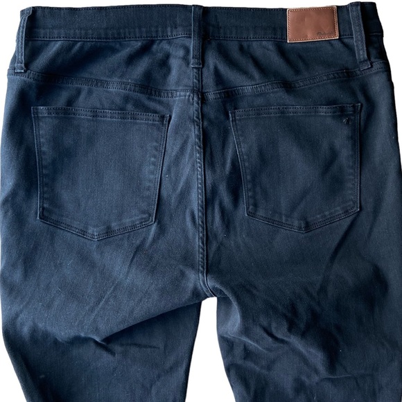 Madewell Petite 9" Mid-Rise Skinny Jeans in Lunar Wash - Picture 8 of 12